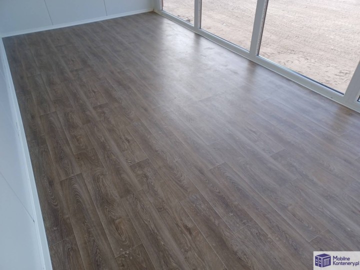 MK4599-kontener-pawilon-handlowy-10-min.jpg