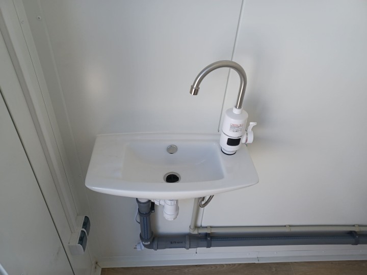 MK4220-kontener-sanitarny-10.jpg