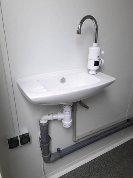 MK4508-kontener-sanitarny-podwojny-z-pisuarem-9.jpg